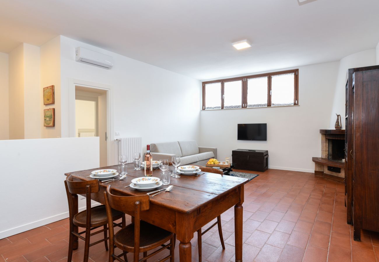 Appartamento a Salò - Isi a Salò By Bookinggardalake