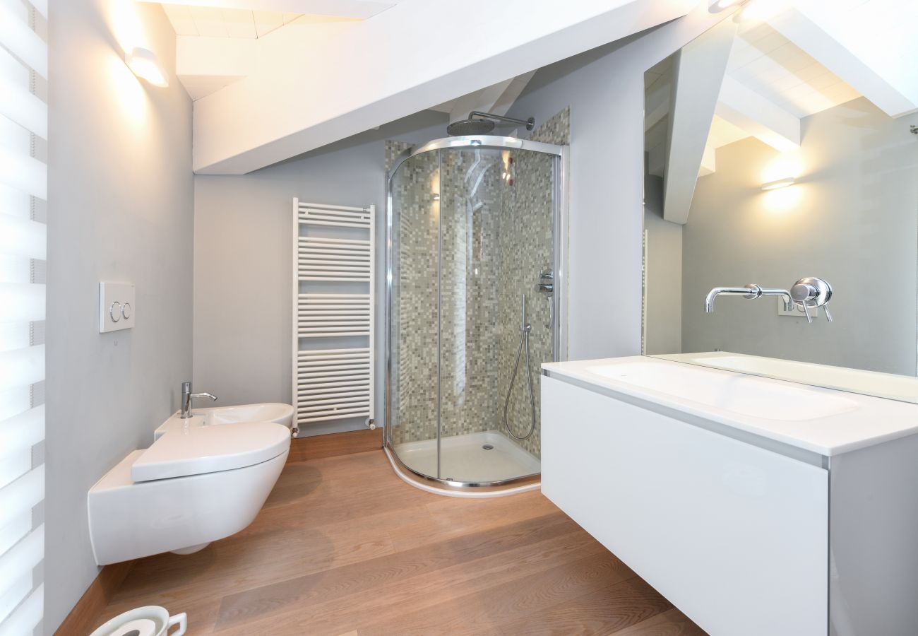 Appartamento a Salò - Fantoni Luxury Loft in Salò By Bookinggardalake