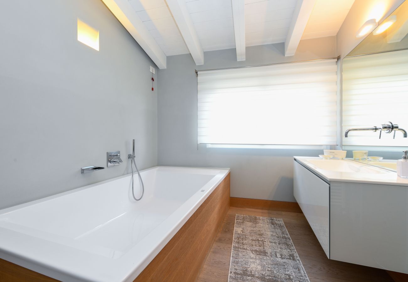 Appartamento a Salò - Fantoni Luxury Loft in Salò By Bookinggardalake