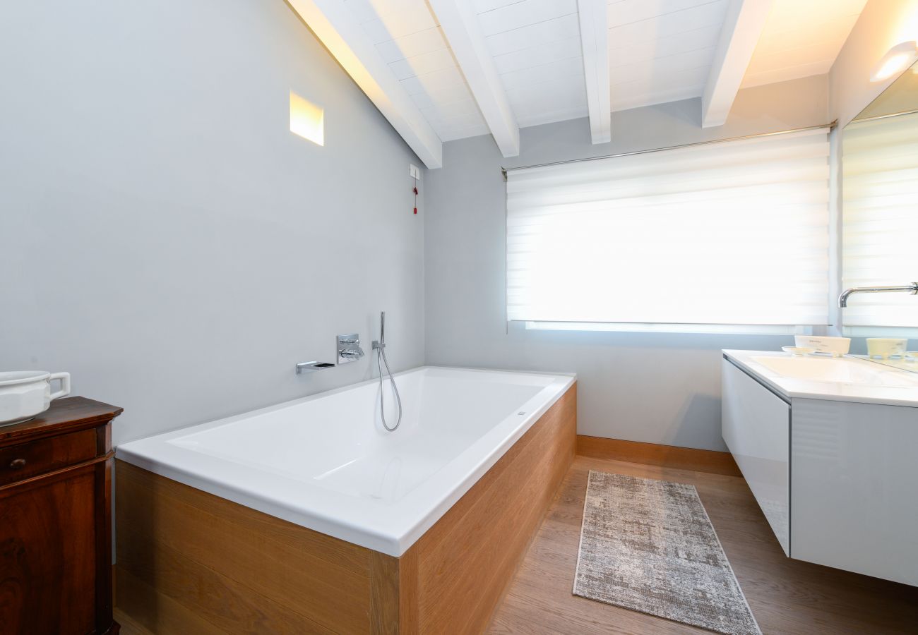 Appartamento a Salò - Fantoni Luxury Loft in Salò By Bookinggardalake