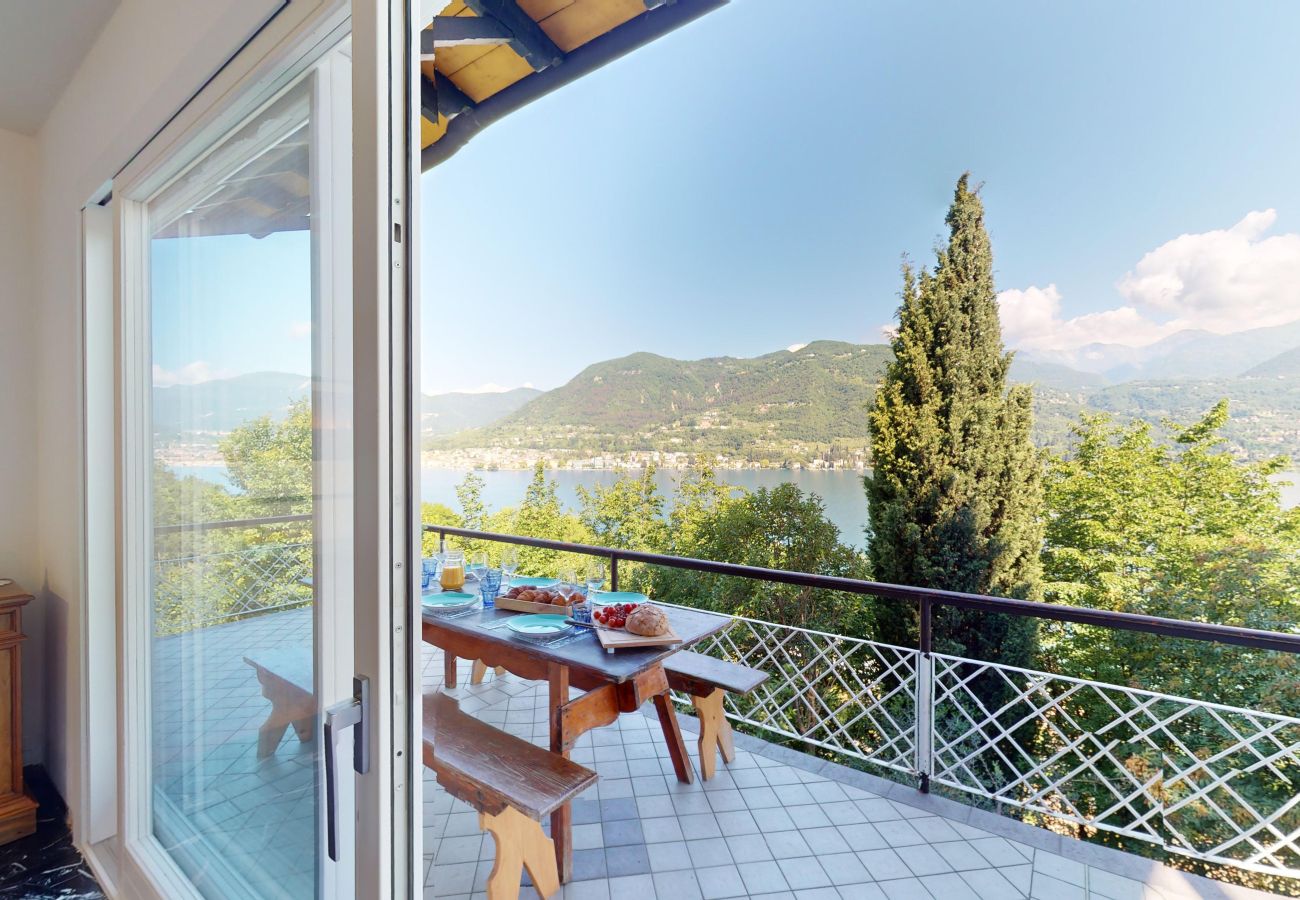 Villa a San Felice del Benaco - Villa Elvira wonderful view  By Bookinggardalake