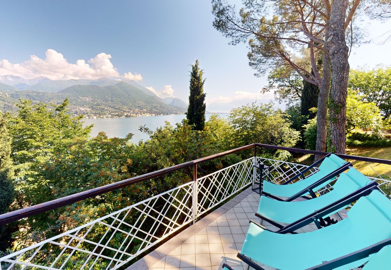 Villa a San Felice del Benaco - Villa Elvira wonderful view  By Bookinggardalake
