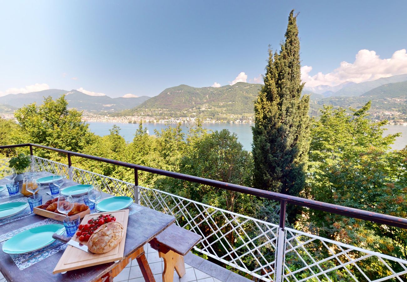 Villa a San Felice del Benaco - Villa Elvira wonderful view  By Bookinggardalake