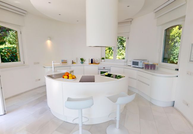 Villa a Manerba del Garda - Villa Flora fronte spiaggia By Bookinggardalake Villa a Manerba del Garda - Villa Flora fronte spiaggia By Bookinggardalake