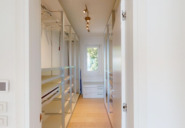 Villa a Manerba del Garda - Villa Flora fronte spiaggia By Bookinggardalake Villa a Manerba del Garda - Villa Flora fronte spiaggia By Bookinggardalake