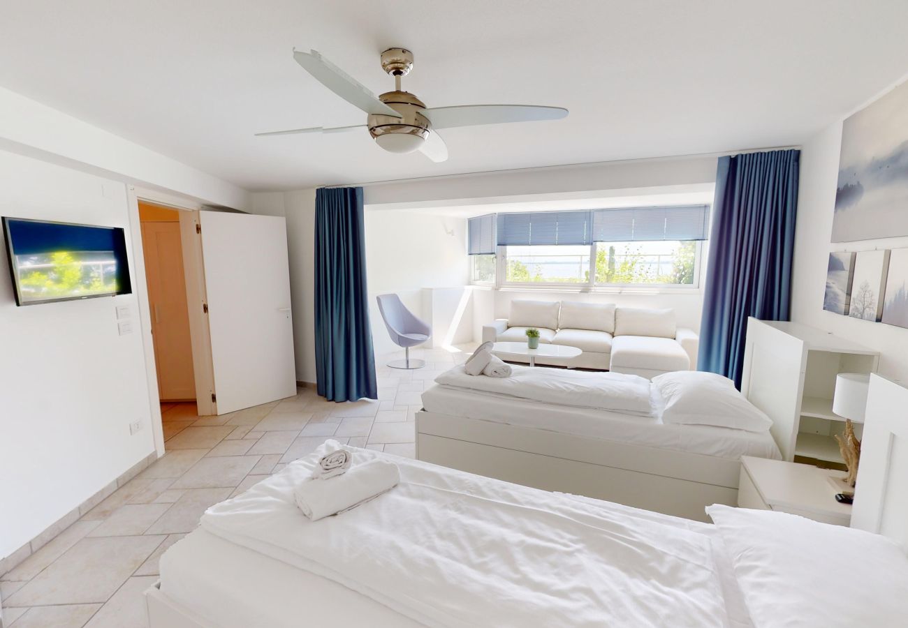 Villa a Manerba del Garda - Villa Flora fronte spiaggia By Bookinggardalake Villa a Manerba del Garda - Villa Flora fronte spiaggia By Bookinggardalake