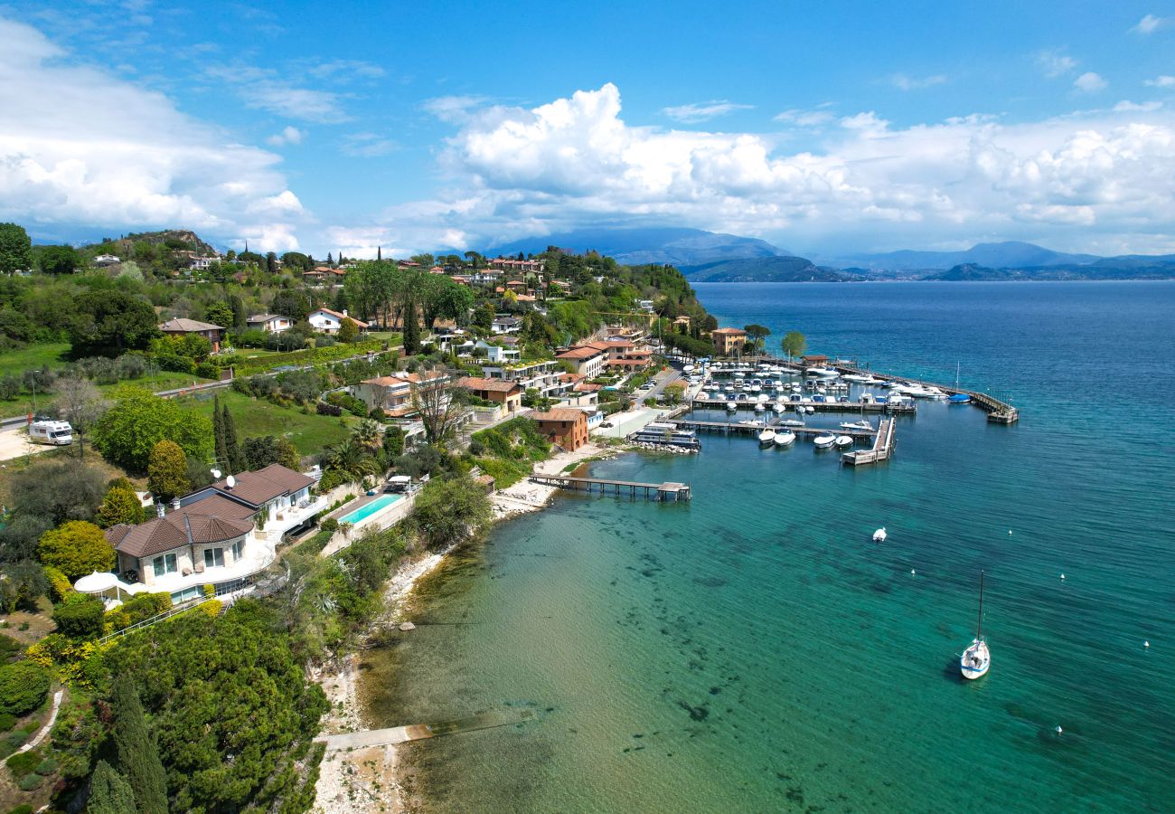 Villa a Manerba del Garda - Villa Flora fronte spiaggia By Bookinggardalake Villa a Manerba del Garda - Villa Flora fronte spiaggia By Bookinggardalake