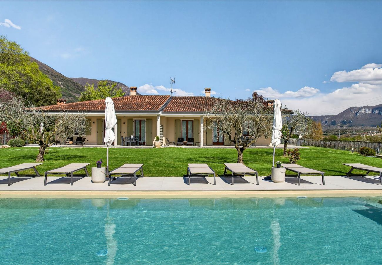 Villa a Costermano - VILLA IDA