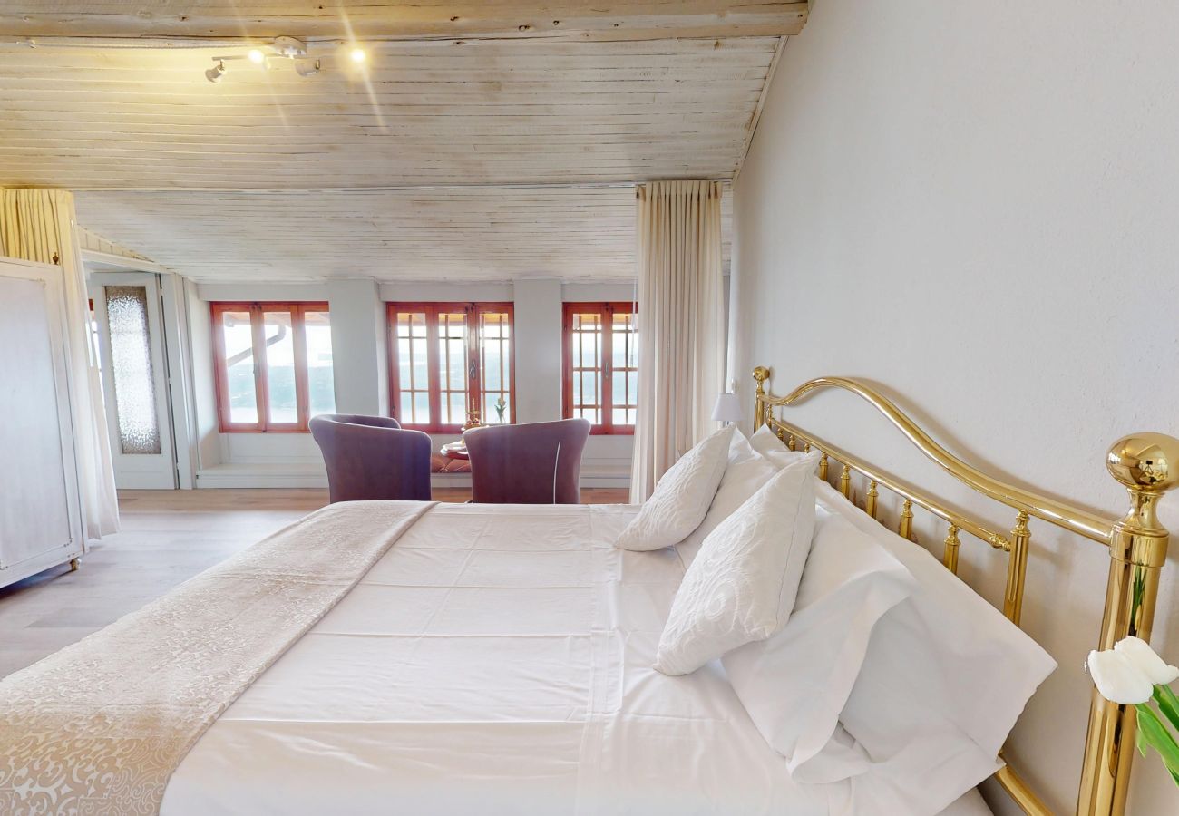 Appartamento a Salò - ATTICO AGATA magic lake view By Bookinggardala