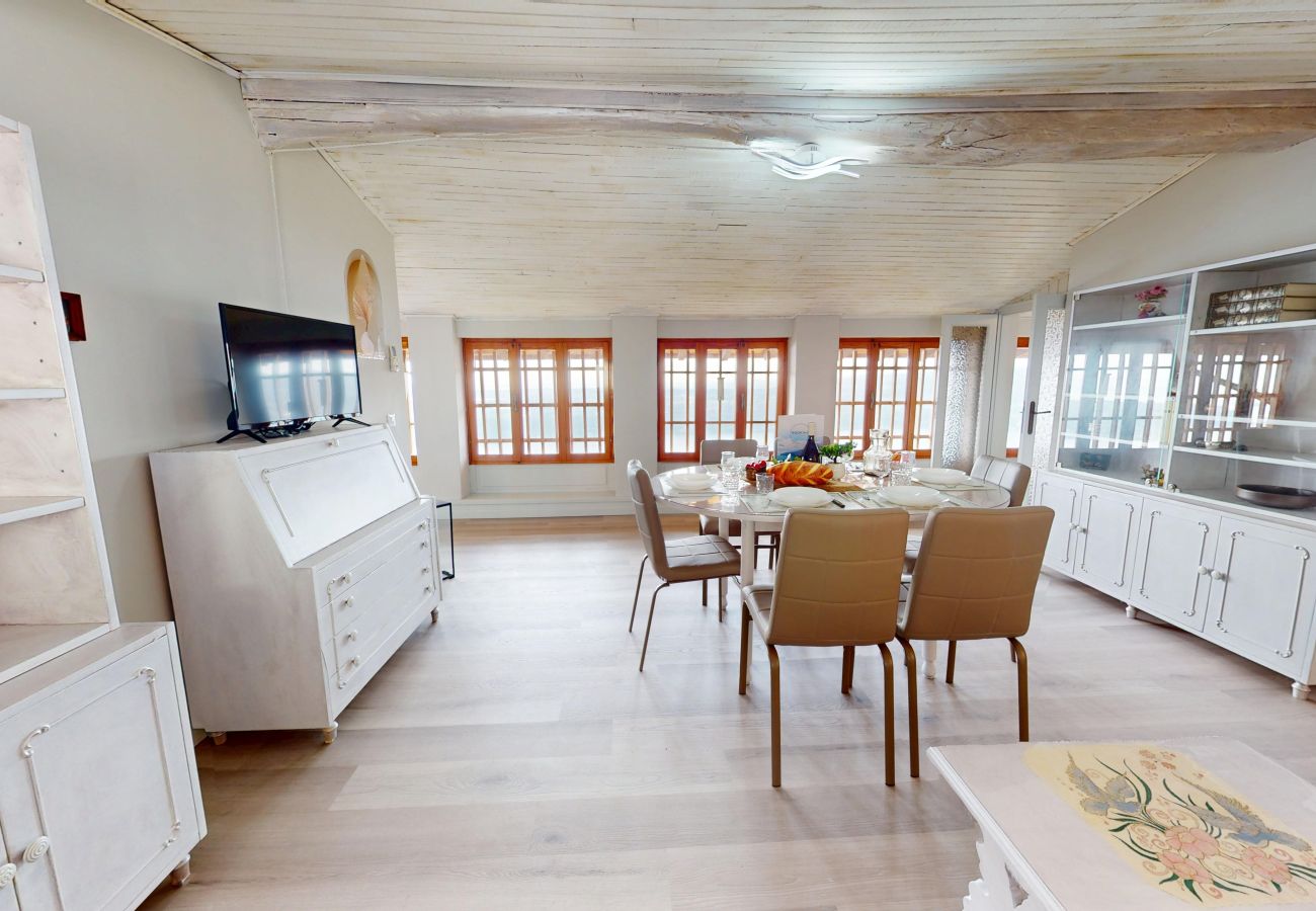 Appartamento a Salò - ATTICO AGATA magic lake view By Bookinggardala