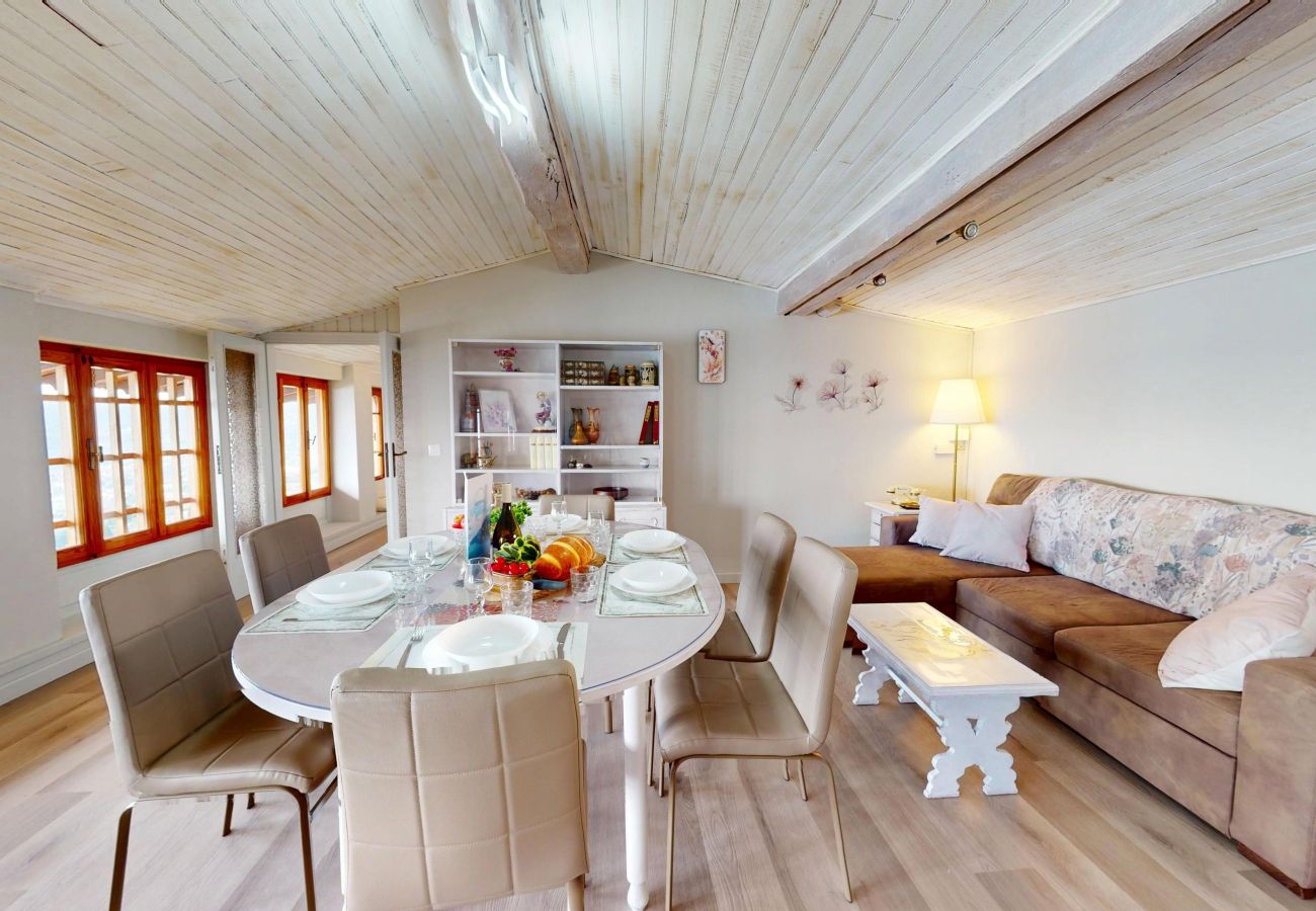 Appartamento a Salò - ATTICO AGATA magic lake view By Bookinggardala