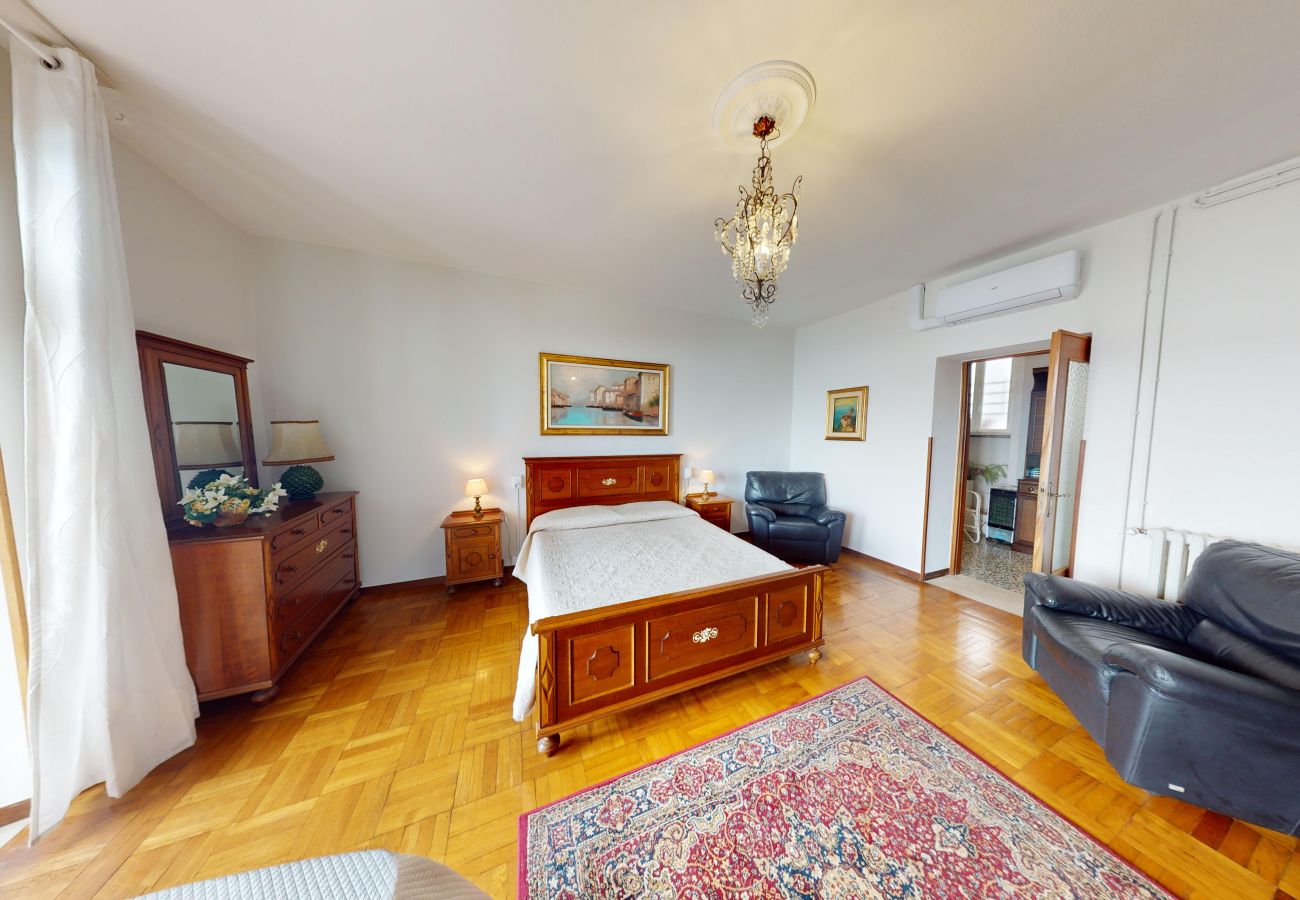 Appartamento a Salò - Casale Massina QUARZO a Salò By Bookinggardalake Appartamento a Salò - Casale Massina QUARZO a Salò By Bookinggardalake