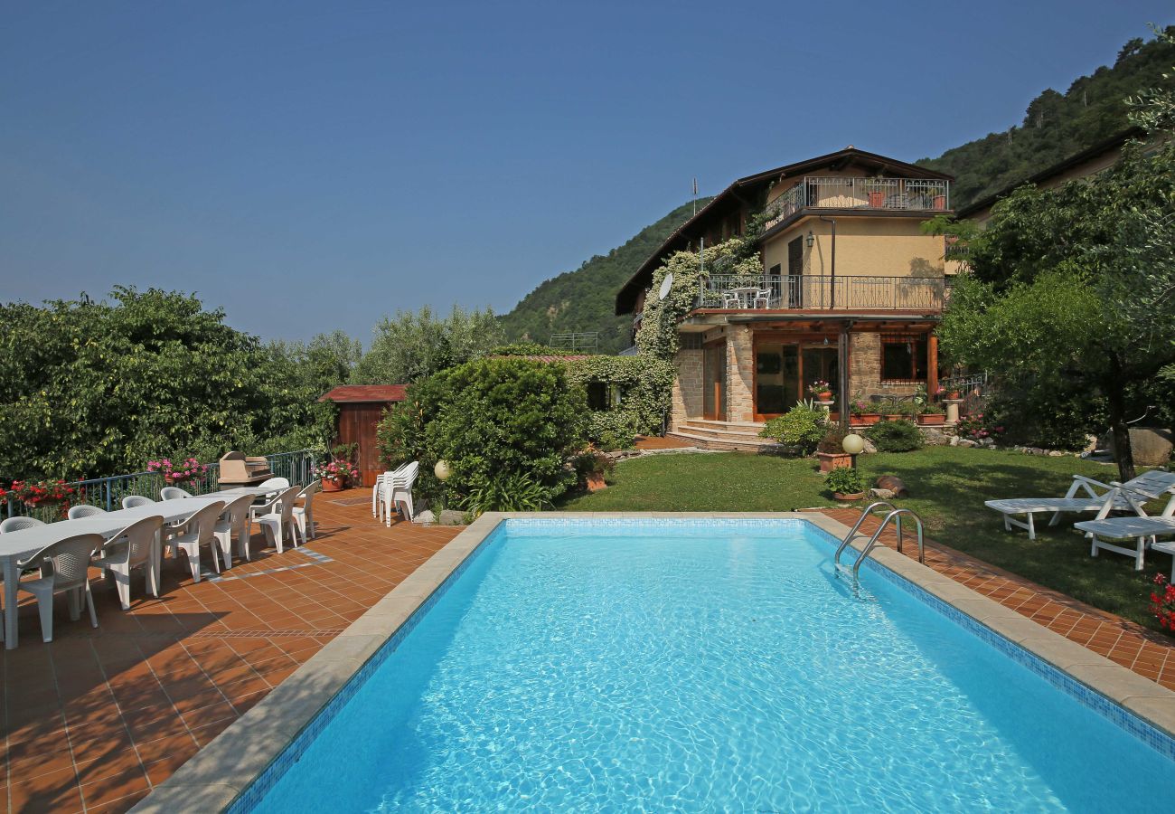 Appartamento a Salò - Apt GIADA Salò magic view By Bookinggardalake