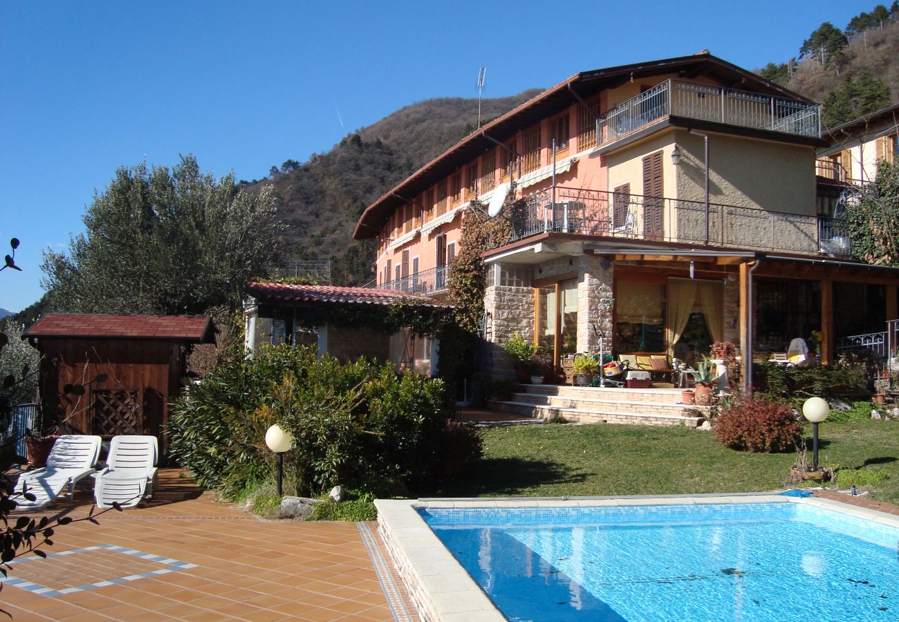 Appartamento a Salò - Apt GIADA Salò magic view By Bookinggardalake