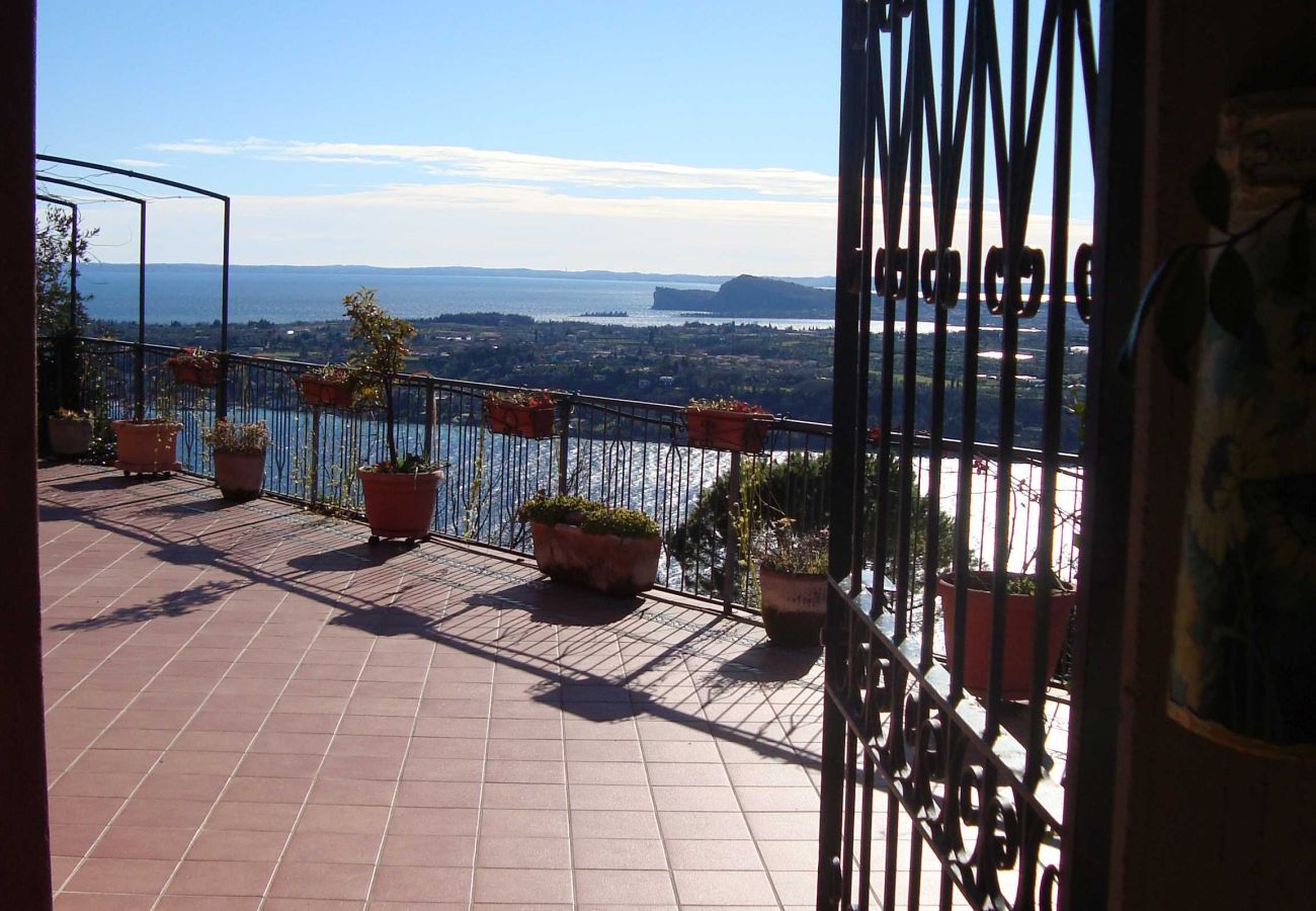 Appartamento a Salò - Apt GIADA Salò magic view By Bookinggardalake