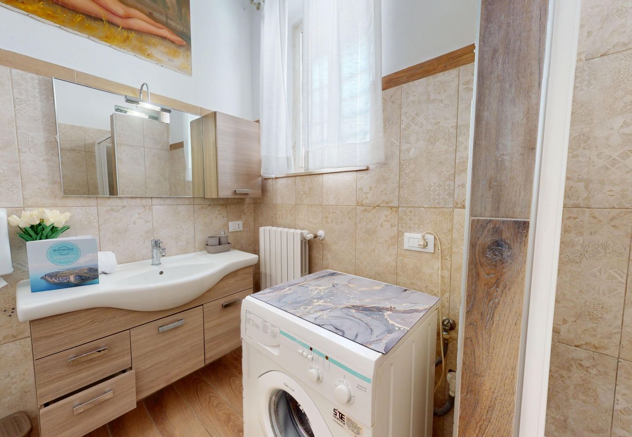 Appartamento a Salò - Apt GIADA Salò magic view By Bookinggardalake