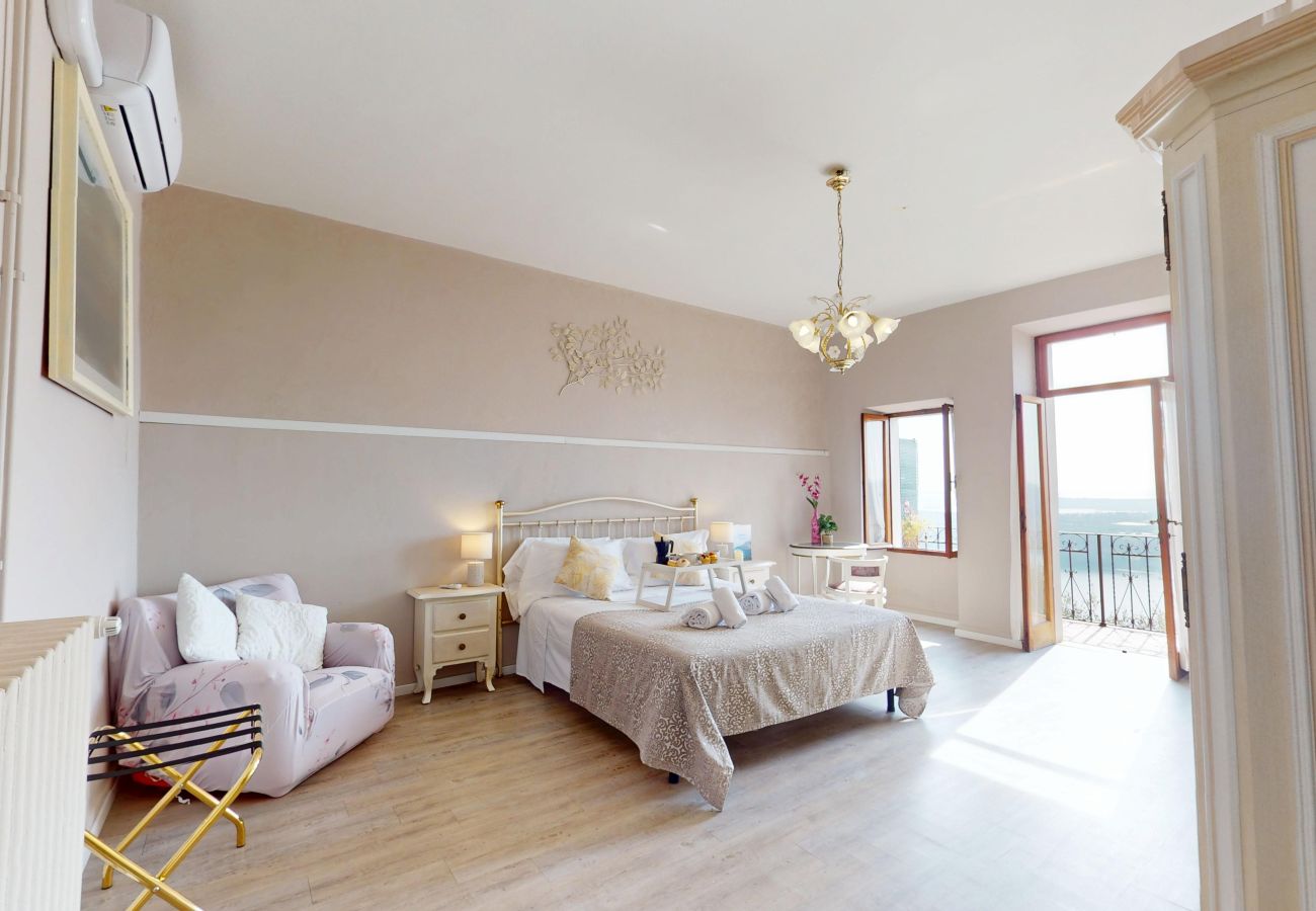 Appartamento a Salò - Apt GIADA Salò magic view By Bookinggardalake