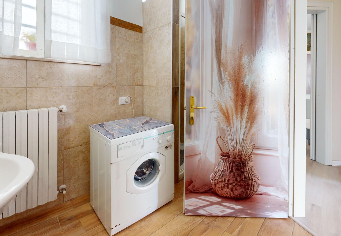 Appartamento a Salò - Apt GIADA Salò magic view By Bookinggardalake