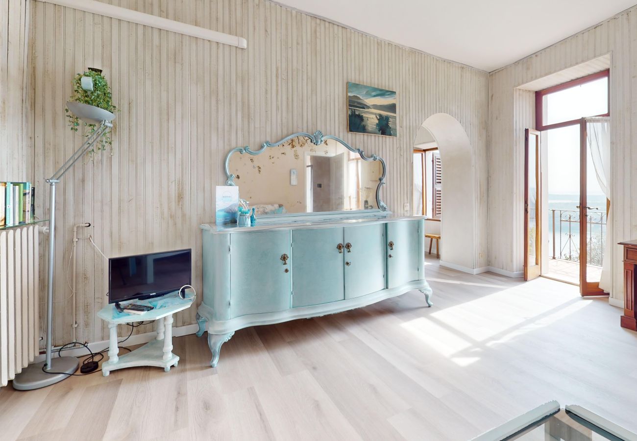 Appartamento a Salò - Apt GIADA Salò magic view By Bookinggardalake