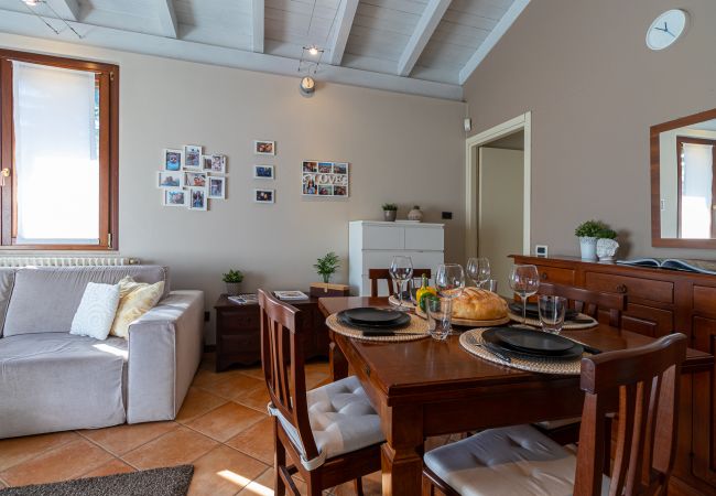 Appartamento a Desenzano del Garda - Maison Blanchette Desenzano By Bookinggardalake
