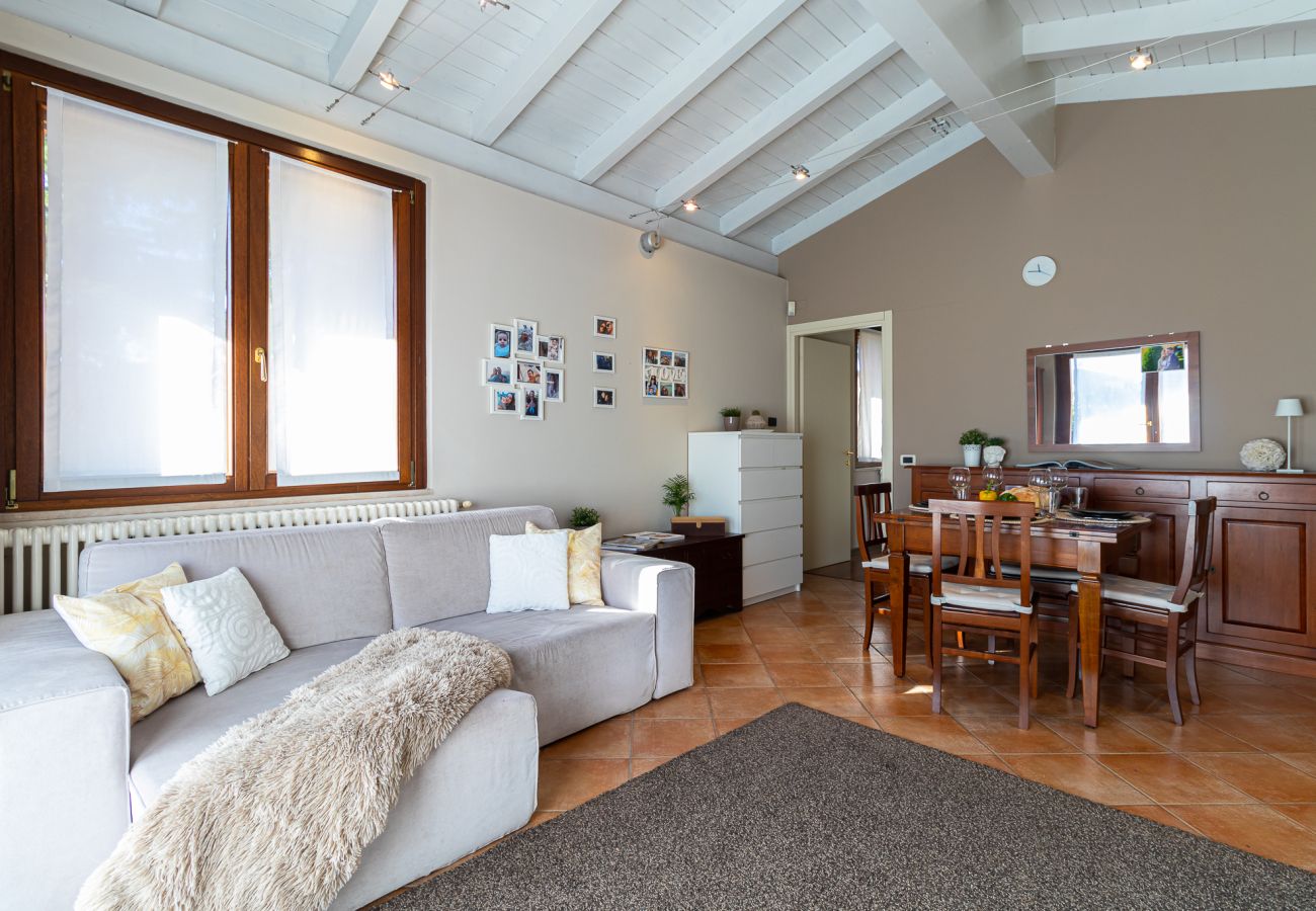 Appartamento a Desenzano del Garda - Maison Blanchette Desenzano By Bookinggardalake