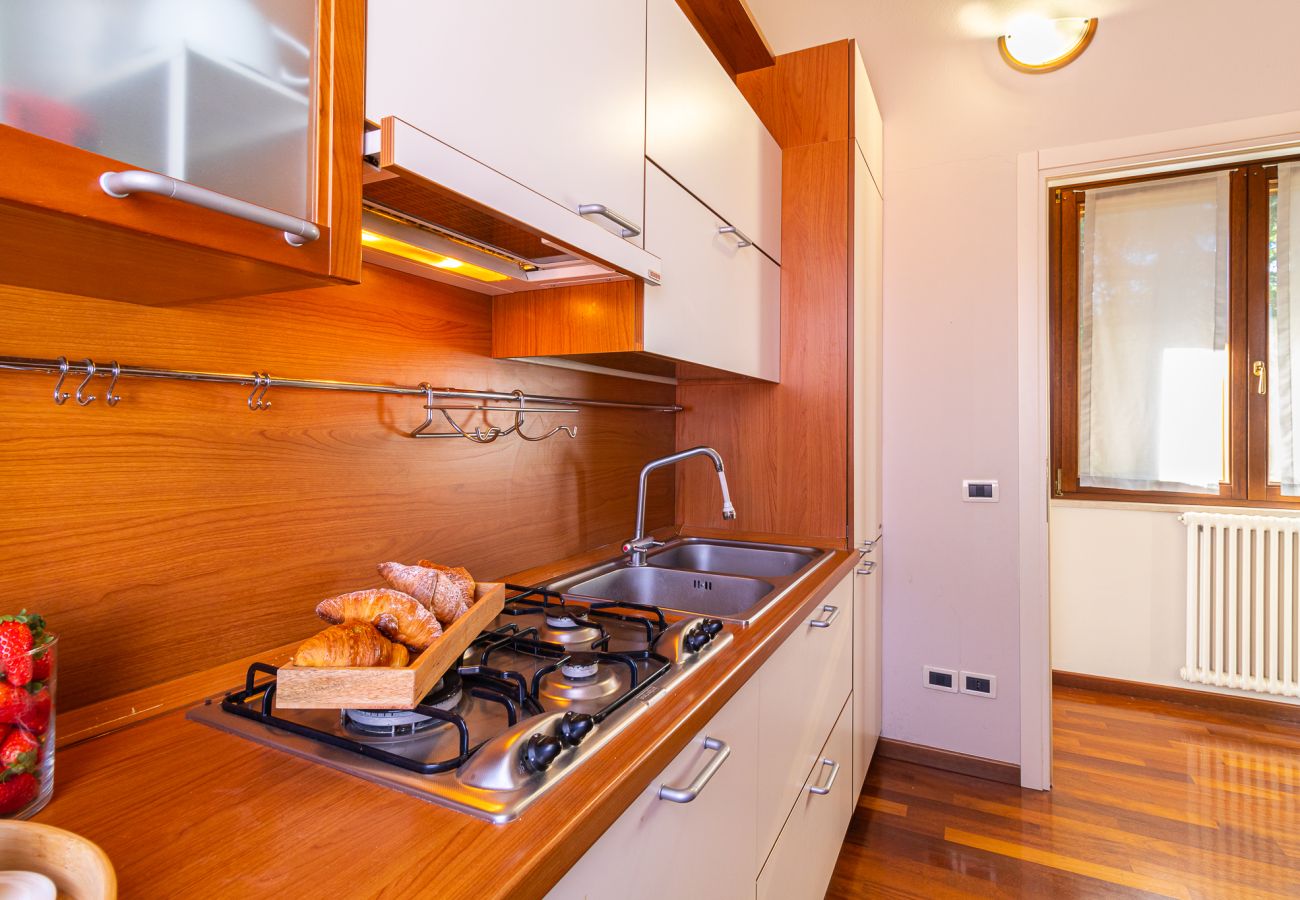 Appartamento a Desenzano del Garda - Maison Blanchette Desenzano By Bookinggardalake