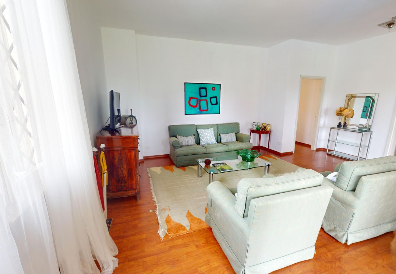 Villa a Salò - Villa Oleandri pool with view By Bookinggardalake
