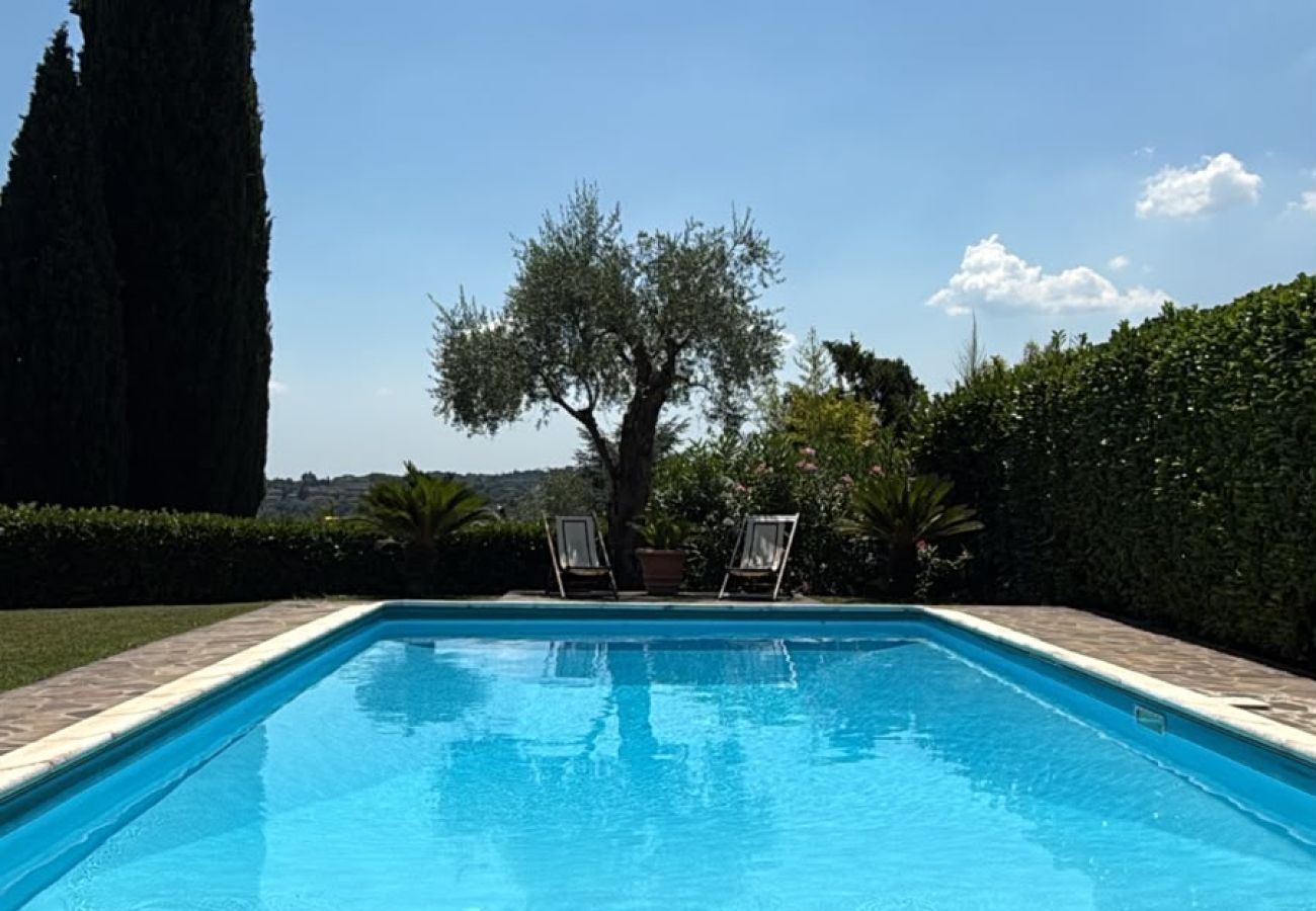 Villa a Salò - Villa Oleandri pool with view By Bookinggardalake