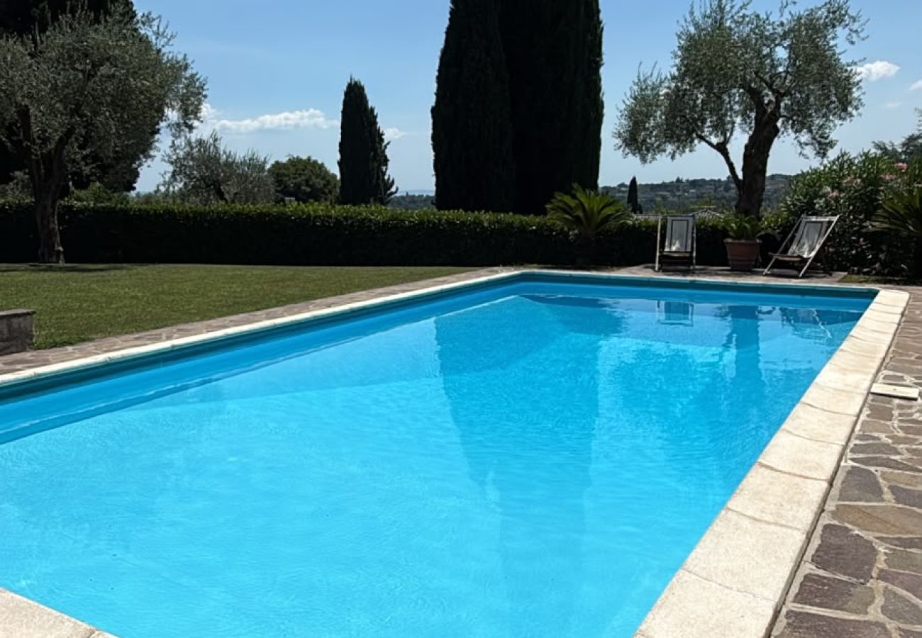 Villa a Salò - Villa Oleandri pool with view By Bookinggardalake