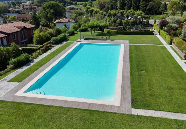 Appartamento a Padenghe sul Garda - Gardasole family pool, wi-fi, private garden Gar