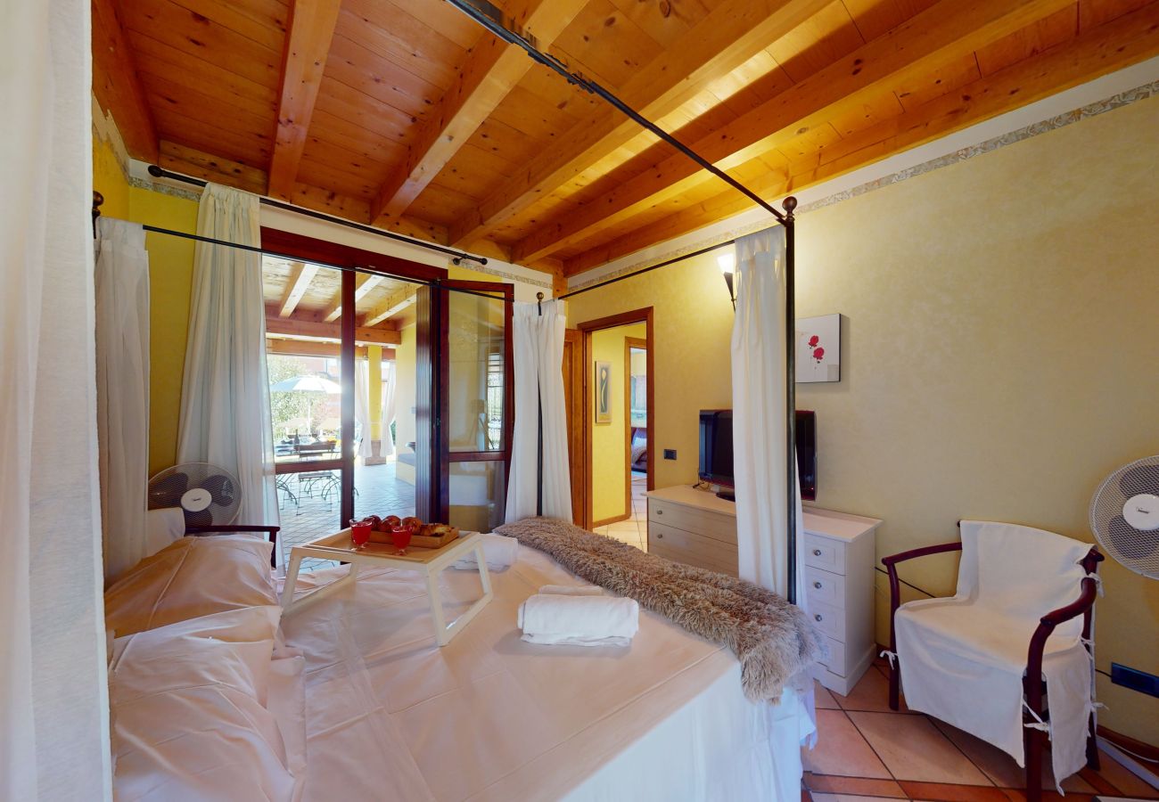 Appartamento a Padenghe sul Garda - Relax for family pool, wi-fi, garden Garda Pleasur