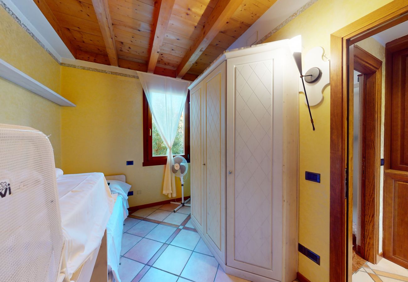 Appartamento a Padenghe sul Garda - Relax for family pool, wi-fi, garden Garda Pleasur