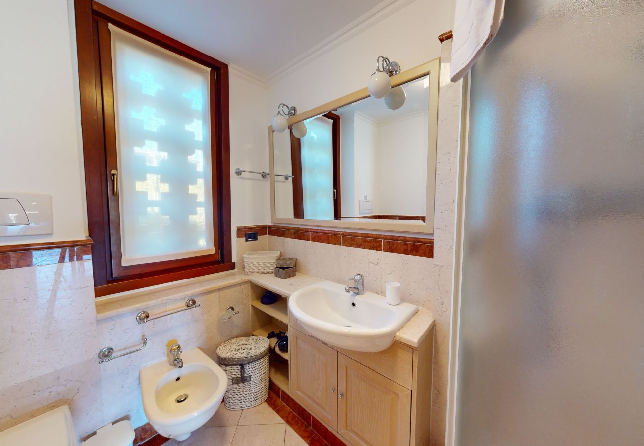 Appartamento a Padenghe sul Garda - Relax for family pool, wi-fi, garden Garda Pleasur