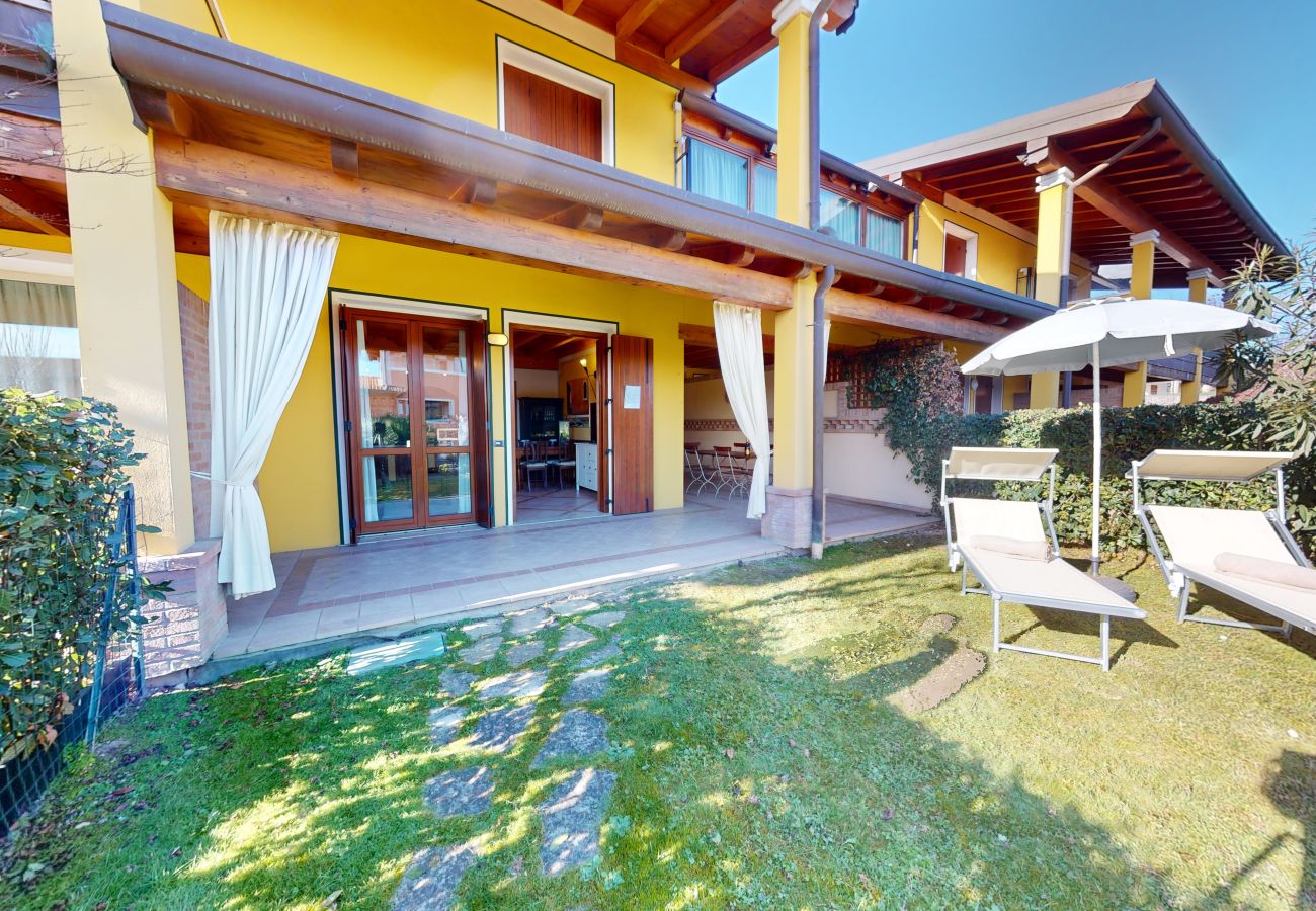 Appartamento a Padenghe sul Garda - Garda Pleasure  2 rooms and garden By Bookinggarda