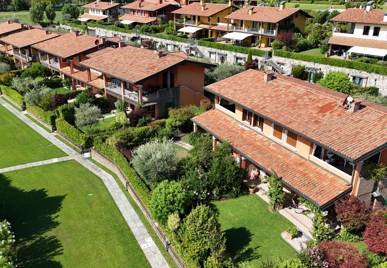 Appartamento a Padenghe sul Garda - Gardasole family pool, wi-fi, private garden Gar