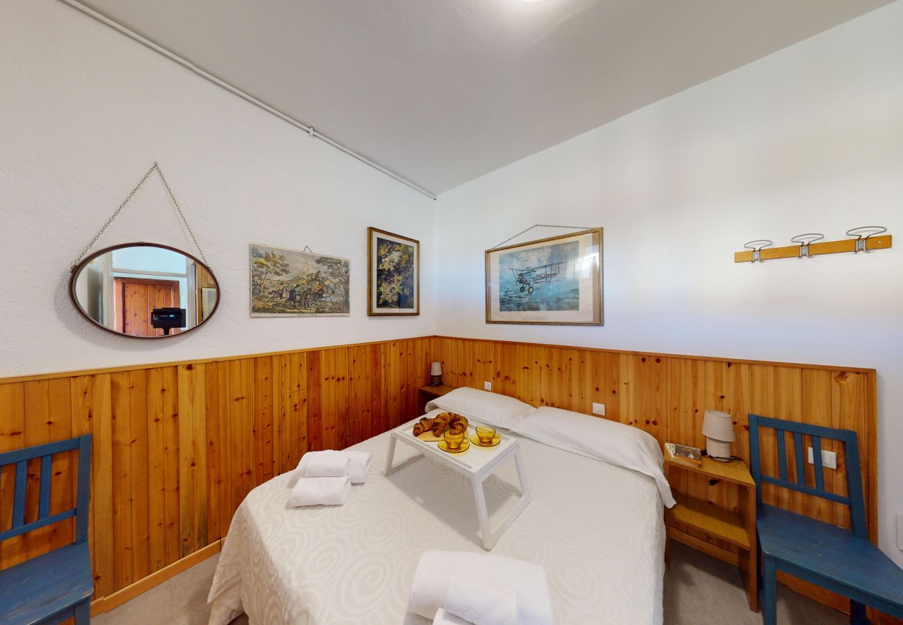 Appartamento a Manerba del Garda - Apt sulla spiaggia romantica Maria Elena by Bookin