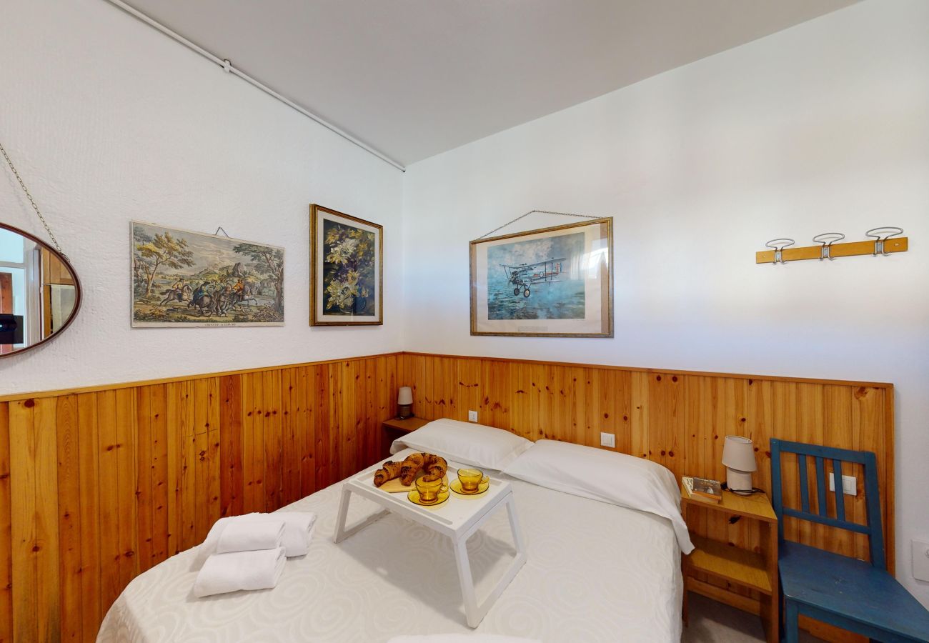 Appartamento a Manerba del Garda - Apt sulla spiaggia romantica Maria Elena by Bookin