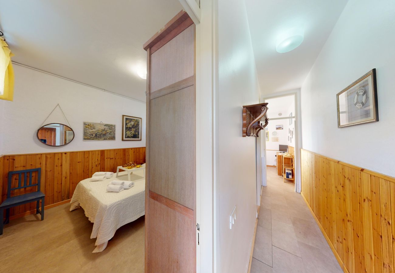 Appartamento a Manerba del Garda - Apt sulla spiaggia romantica Maria Elena by Bookin