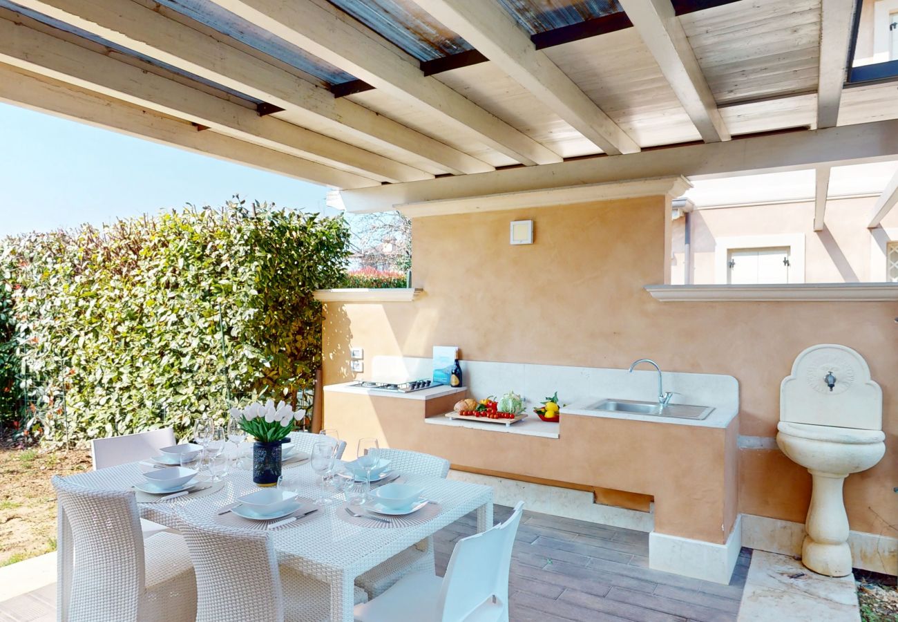 Villa a Manerba del Garda - Villa Dolcevita piscina privata by Bookinggardal