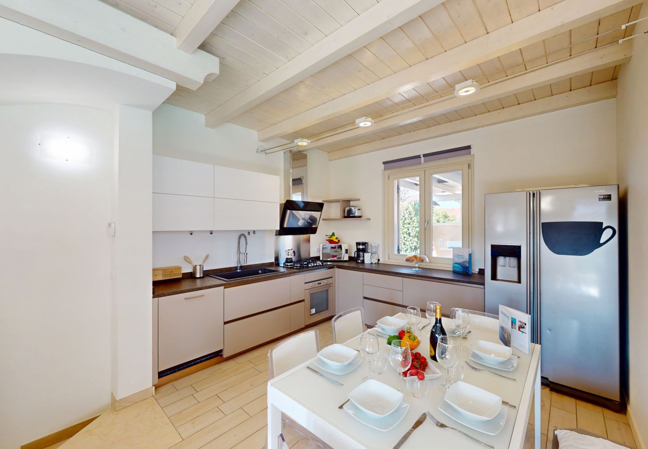 Villa a Manerba del Garda - Villa Dolcevita piscina privata by Bookinggardal