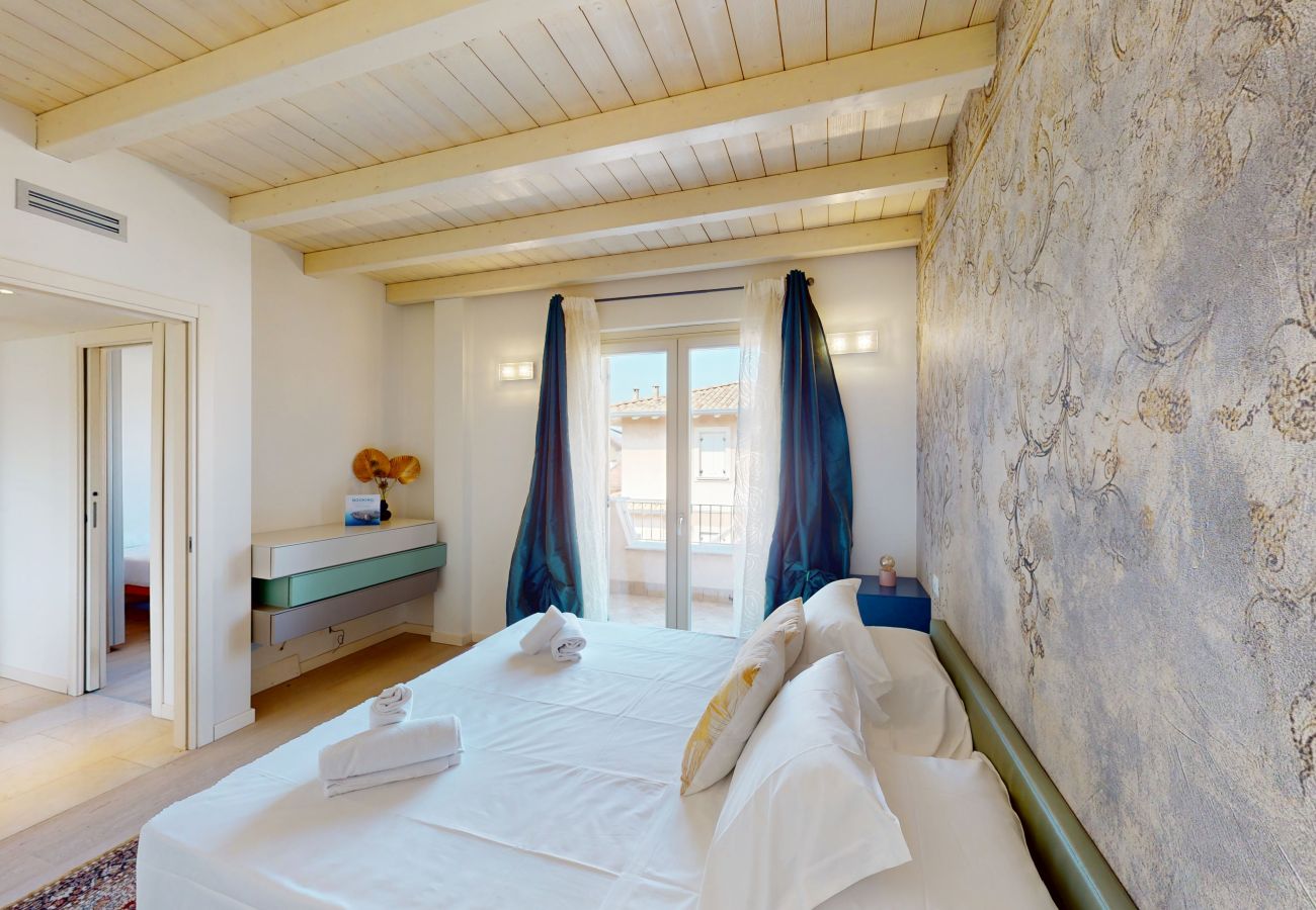 Villa a Manerba del Garda - Villa Dolcevita piscina privata by Bookinggardal