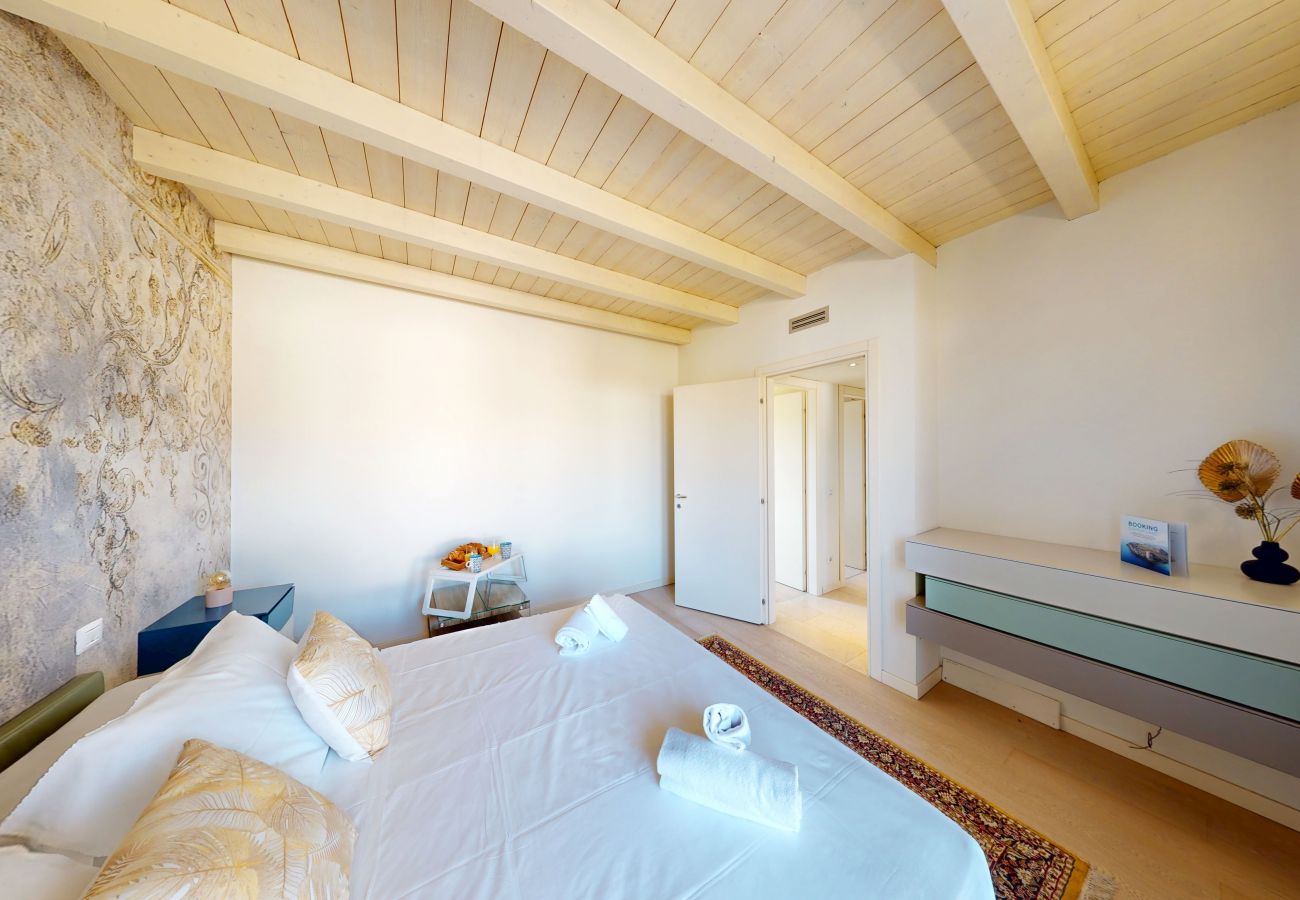 Villa a Manerba del Garda - Villa Dolcevita piscina privata by Bookinggardal