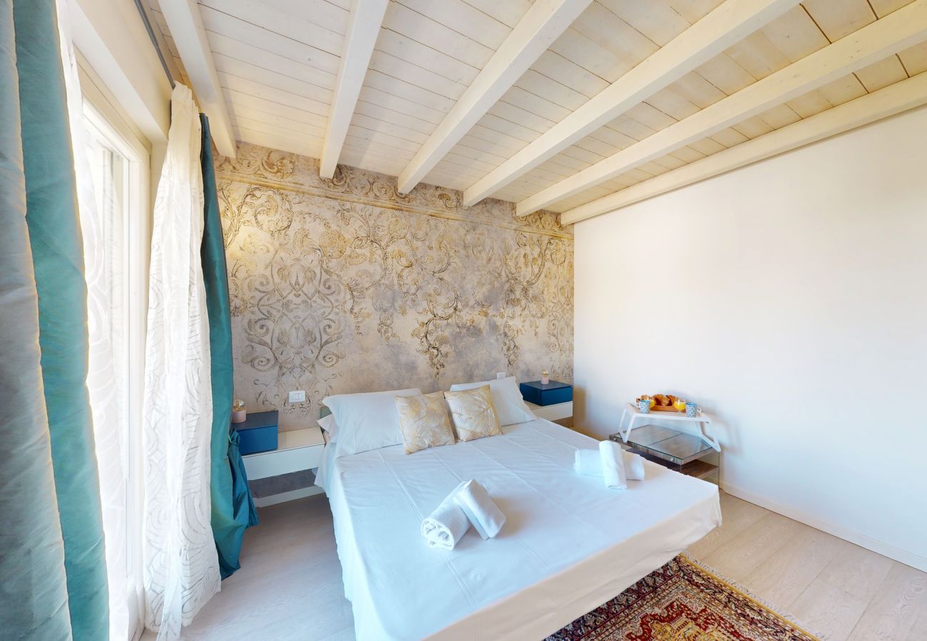 Villa a Manerba del Garda - Villa Dolcevita piscina privata by Bookinggardal