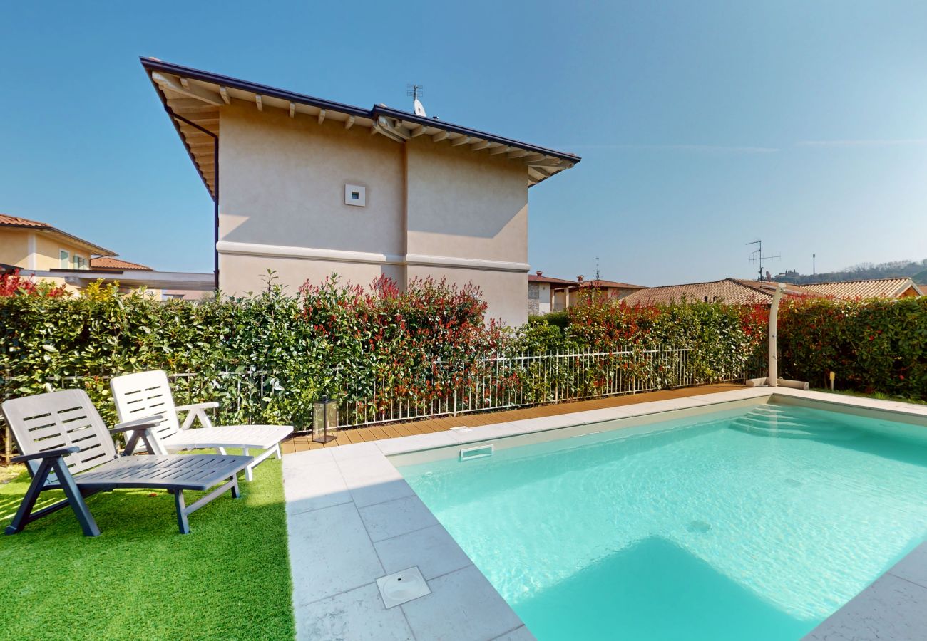 Villa a Manerba del Garda - Villa Dolcevita piscina privata by Bookinggardal