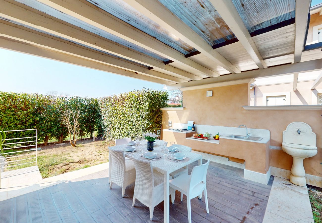 Villa a Manerba del Garda - Villa Dolcevita piscina privata by Bookinggardal