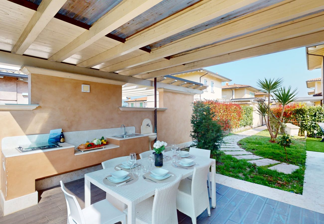 Villa a Manerba del Garda - Villa Dolcevita piscina privata by Bookinggardal