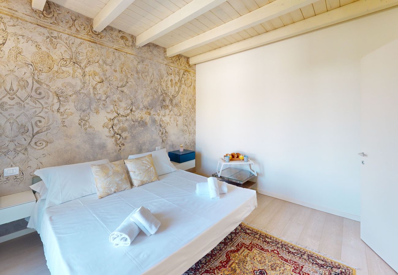 Villa a Manerba del Garda - Villa Dolcevita piscina privata by Bookinggardal