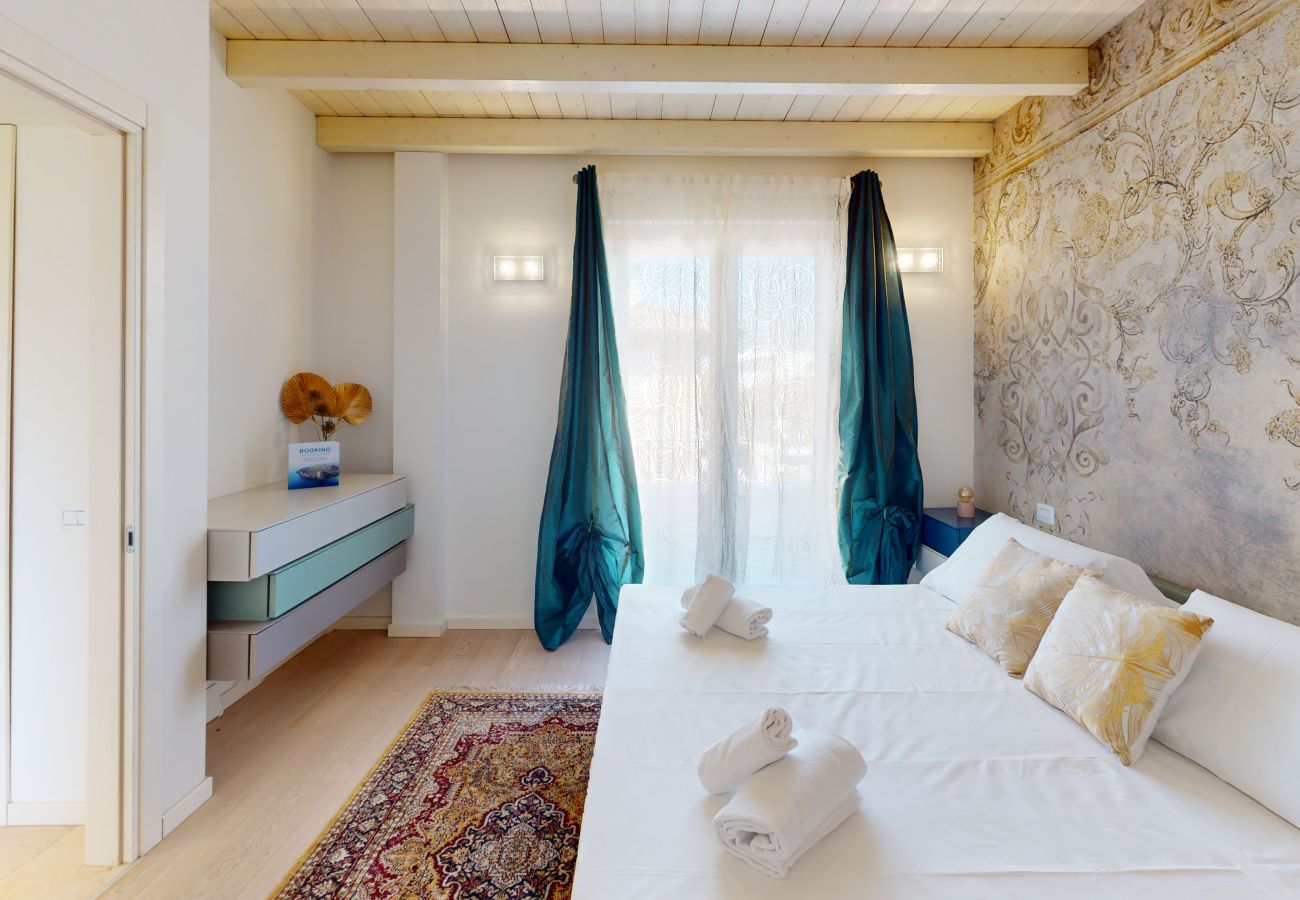 Villa a Manerba del Garda - Villa Dolcevita piscina privata by Bookinggardal