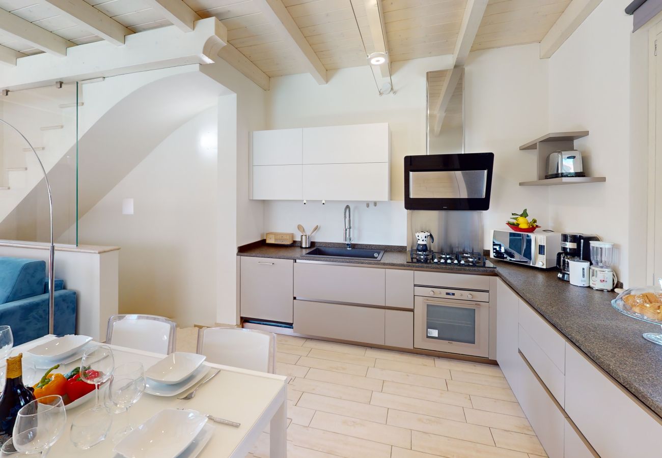 Villa a Manerba del Garda - Villa Dolcevita piscina privata by Bookinggardal