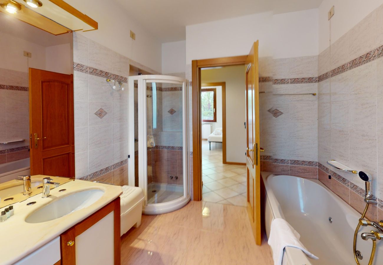 Villa a Manerba del Garda - Villa Arcoiris by Bookinggardalake